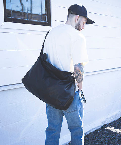 MR.OLIVE E.O.I /MR.OLIVE E.O.I / WATER PROOF LIGHT LEATHER / MESSENGER BAG ミスターオリーブ ウォータープルーフレザー メッセンジャーバッグ